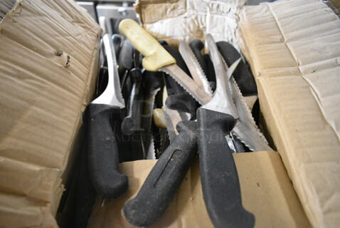 40 SHARPENED Stainless Steel Knives Including Serrated Bread Knives. 40 Times Your Bid!
