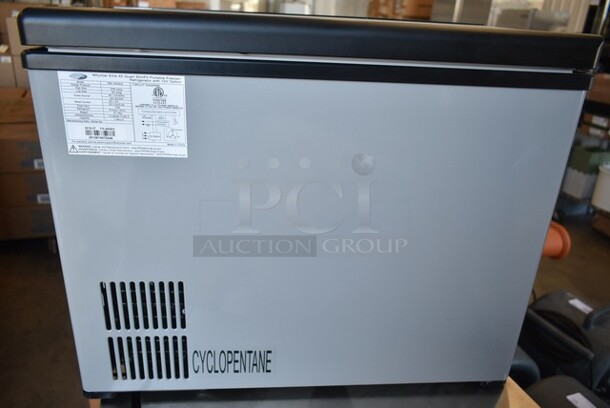 BRAND NEW SCRATCH AND DENT! Whynter FM-452SG Elite 45 Quart SlimFit Portable Freezer Refrigerator. 115 Volt, 1 Phase. Tested and Working! - Image 6 of 9