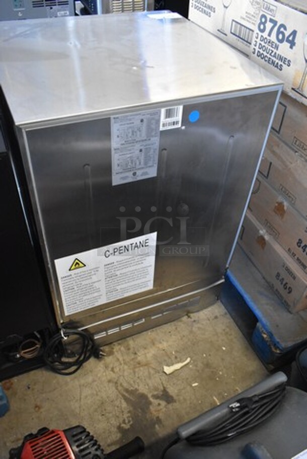 BRAND NEW SCRATCH AND DENT! Danby DAR055D1BSSPRO Silhouette Aragon Stainless Steel Outdoor Single Door Undercounter Refrigerator. 115 Volt, 1 Phase. Tested and Working! - Image 4 of 6