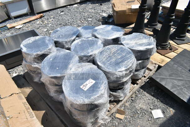 PALLET LOT of Approximately 312 BRAND NEW SCRATCH AND DENT! Black Plates.  - Image 3 of 4