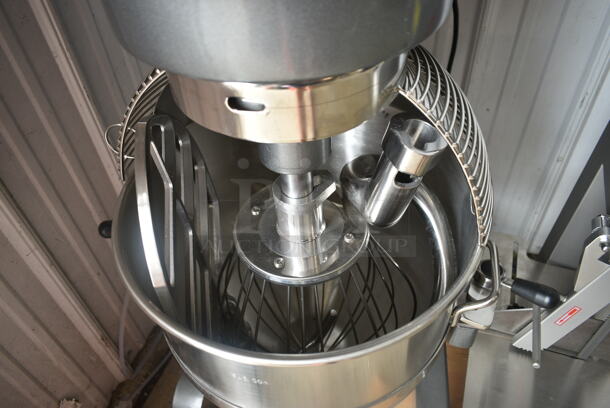 BRAND NEW SCRATCH AND DENT! Avantco 177MX40H Metal Commercial Floor Style 40 Qt. Planetary Floor Mixer w/ Stainless Steel Mixing Bowl, Bowl Guard, Paddle, Dough Hook and Whisk Attachments. 240 Volts, 1 Phase. - Image 5 of 9