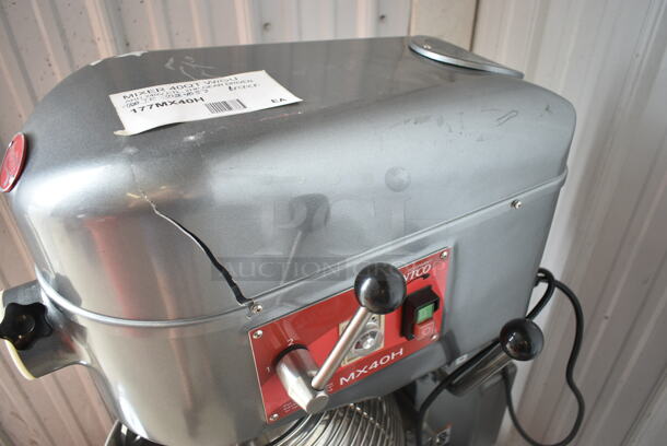 BRAND NEW SCRATCH AND DENT! Avantco 177MX40H Metal Commercial Floor Style 40 Qt. Planetary Floor Mixer w/ Stainless Steel Mixing Bowl, Bowl Guard, Paddle, Dough Hook and Whisk Attachments. 240 Volts, 1 Phase. - Image 8 of 9