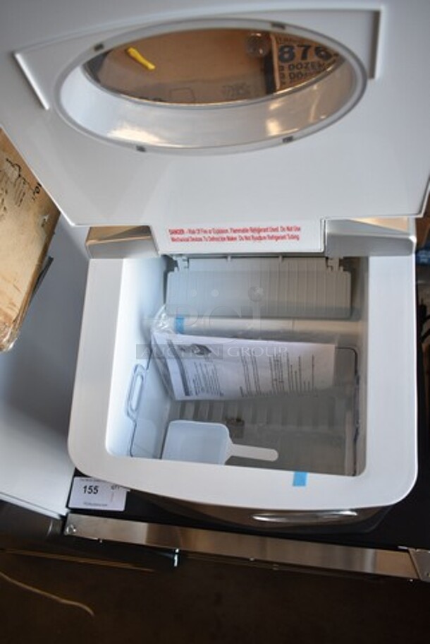 BRAND NEW SCRATCH AND DENT! Whynter IMC-490SS Portable 49lb Freestanding Stainless Steel Ice Maker. 115 Volts, 1 Phase. Tested and Working! - Image 4 of 6