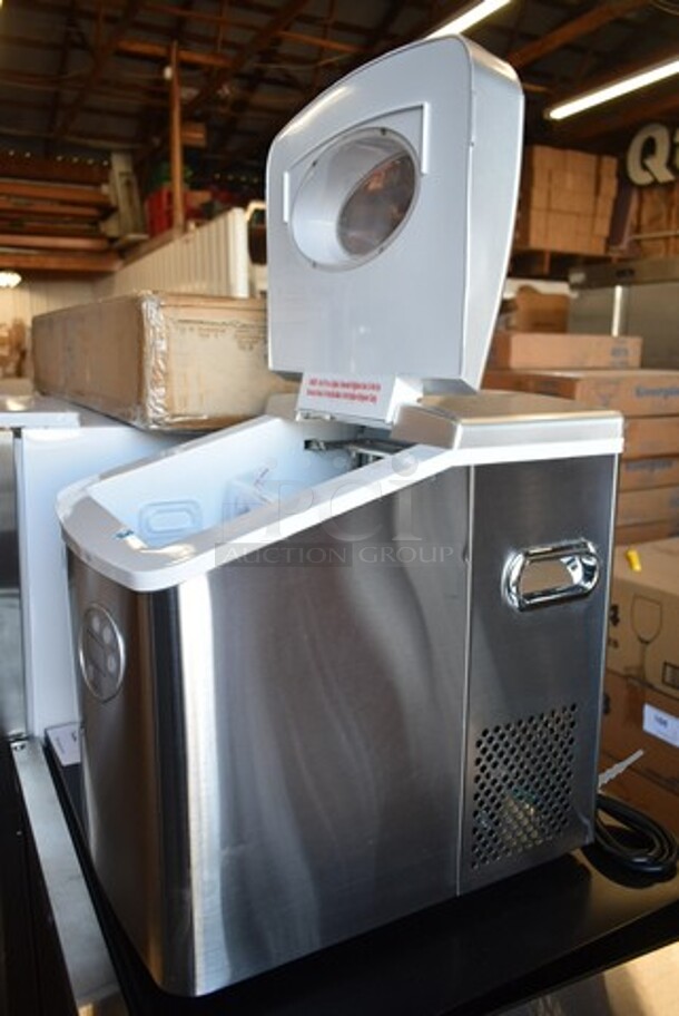 BRAND NEW SCRATCH AND DENT! Whynter IMC-490SS Portable 49lb Freestanding Stainless Steel Ice Maker. 115 Volts, 1 Phase. Tested and Working! - Image 5 of 6