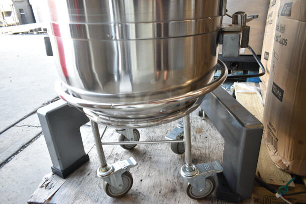 BRAND NEW SCRATCH AND DENT! Avantco 177MX60H Metal Commercial Floor Style 60 Quart Planetary Dough Mixer w/ Stainless Steel Mixing Bowl, Bowl Guard, Bowl Dolly, Dough Hook, Whisk and Paddle Attachments. 240 Volts, 3 Phase. - Image 4 of 12