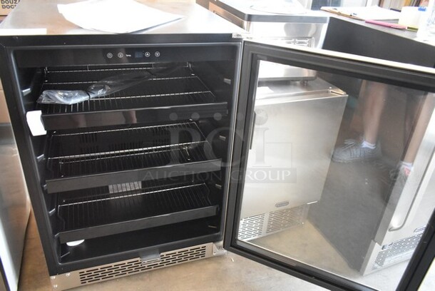 	BRAND NEW SCRATCH AND DENT! Whynter BBR-148SB Built In 148 Can Stainless Steel Wine Refrigerator Merchandiser with Reversible Door and Digital Control. 115 Volts, 1 Phase. Tested and Working! - Image 3 of 5