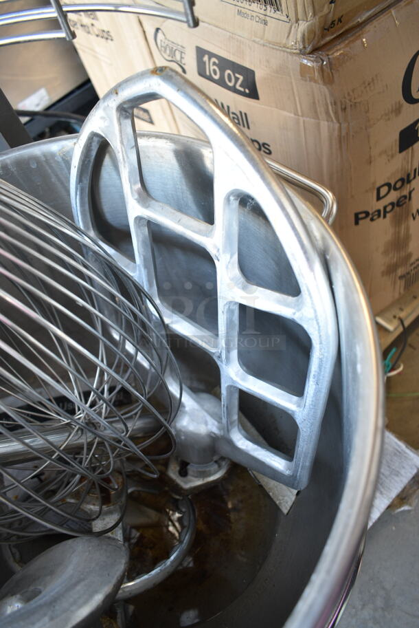 BRAND NEW SCRATCH AND DENT! Avantco 177MX60H Metal Commercial Floor Style 60 Quart Planetary Dough Mixer w/ Stainless Steel Mixing Bowl, Bowl Guard, Bowl Dolly, Dough Hook, Whisk and Paddle Attachments. 240 Volts, 3 Phase. - Image 7 of 12