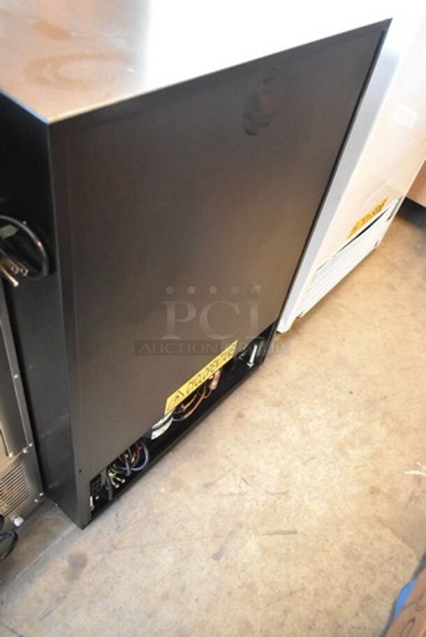 	BRAND NEW SCRATCH AND DENT! Whynter BBR-148SB Built In 148 Can Stainless Steel Wine Refrigerator Merchandiser with Reversible Door and Digital Control. 115 Volts, 1 Phase. Tested and Working! - Image 4 of 5