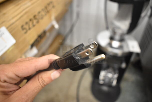 BRAND NEW SCRATCH AND DENT! Mahlkonig 10AE80WGBSB GBS 4 lb. Black Grind-by-Sync Espresso Grinder. 120 Volts, 1 Phase. Tested and Working! - Image 5 of 5