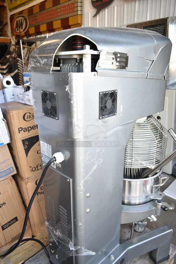 BRAND NEW SCRATCH AND DENT! Avantco 177MX60H Metal Commercial Floor Style 60 Quart Planetary Dough Mixer w/ Stainless Steel Mixing Bowl, Bowl Guard, Bowl Dolly, Dough Hook, Whisk and Paddle Attachments. 240 Volts, 3 Phase. - Image 10 of 12