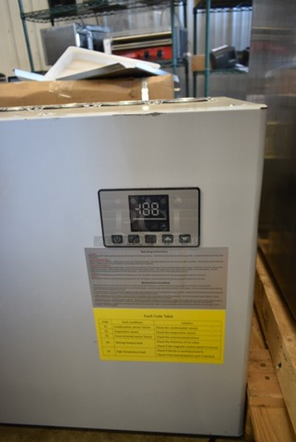 BRAND NEW SCRATCH AND DENT! CIM-2100F Stainless Steel Commercial 350lb/24h Ice Head. 110 Volts, 1 Phase.  - Image 4 of 5