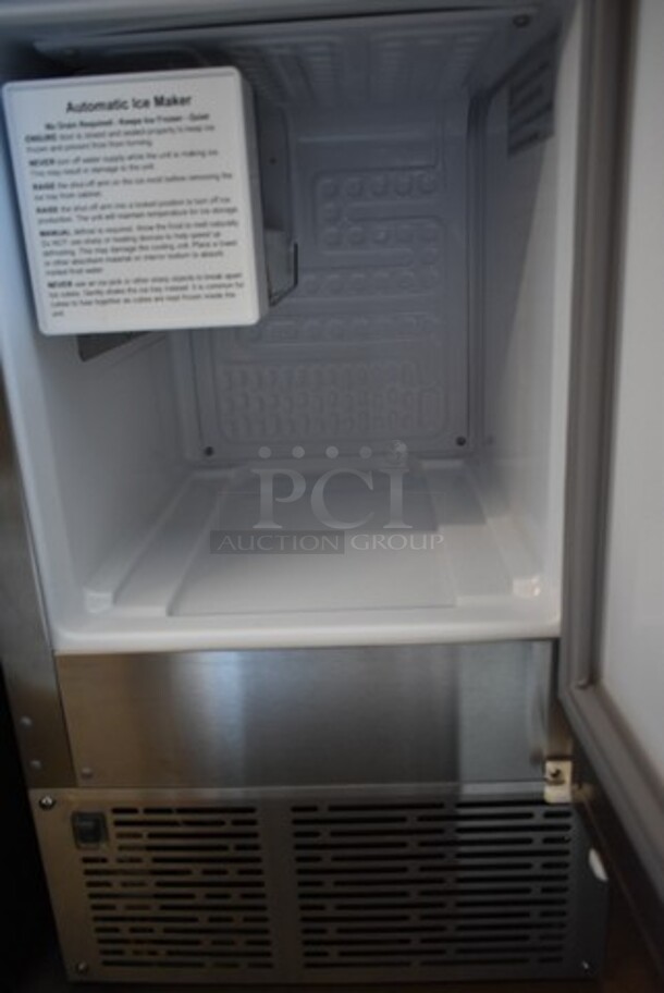 BRAND NEW SCRATCH AND DENT! Whynter MIM-14231SS Stainless Steel 14” Undercounter Automatic Marine Ice Maker 23lb Daily Output. 115 Volts, 1 Phase. Tested and Working! - Image 4 of 5