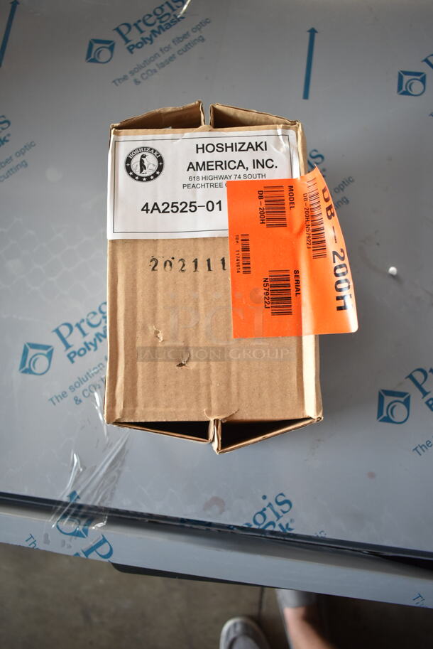 BRAND NEW SCRATCH AND DENT! Hoshizaki DB-200H Stainless Steel Commercial Hotel Ice Dispenser - 200 lb. 115 Volts, 1 Phase.  - Image 7 of 8