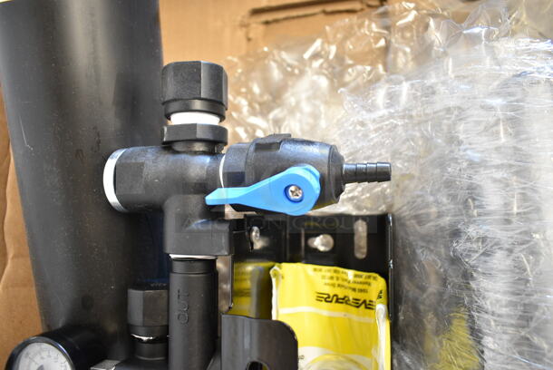 BRAND NEW! Everpure EV9294-23 High Flow CSR Triple Manifold with 20" Prefilter and Scale Reduction - 3/4" NPT. Stock Picture Used, See Pictures - Image 11 of 12