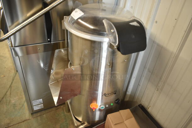 BRAND NEW SCRATCH AND DENT! 2023 Avantco PPF40 40 lb. Floor Potato Peeler. 120 Volts, 1 Phase. Tested and Working! - Image 3 of 6