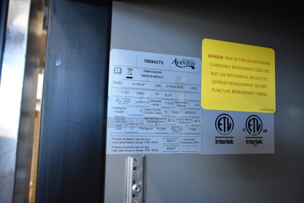 BRAND NEW SCRATCH AND DENT! 2023 Avantco 447AP49F Stainless Steel Commercial 2 Door Reach In Freezer w/ Poly Coated Racks. 115 Volts, 1 Phase. Tested and Working! - Image 7 of 7