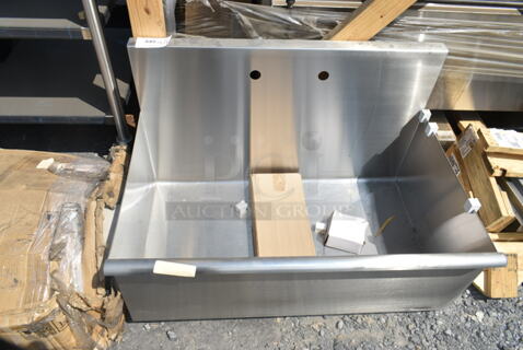 BRAND NEW SCRATCH AND DENT! Stainless Steel Single Bay Sink. No Legs.