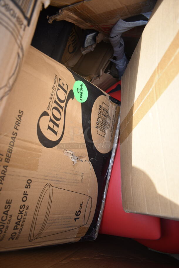 PALLET LOT of 15 BRAND NEW Boxes Including 90HTPF3R White Foam Three-Compartment Square, 433DS15 Choice 15" x 10 3/4" Customizable Interfolded Deli Wrap Wax Paper - 6000/Case, 500CC16 16 oz. Plastic Cold Cup - 1000/Case, 128HD8COMBO Choice Heavy Duty 8 oz. Microwavable Translucent Plastic Deli Container and Lid Combo Pack - 240/Case, 274MOPBCKTBR Lavex 35 Qt. Brown Mop Bucket & Side Press Wringer Combo. 15 Times Your Bid! - Image 9 of 12