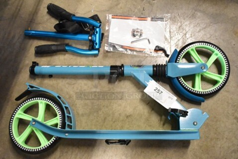 BRAND NEW! Hurtle Renegade Scooter
