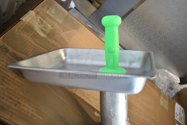 BRAND NEW SCRATCH AND DENT! 190m22hga Metal Commercial Meat Grinder Attachment w/ Tray and Pusher for #22 Hub - Image 4 of 4