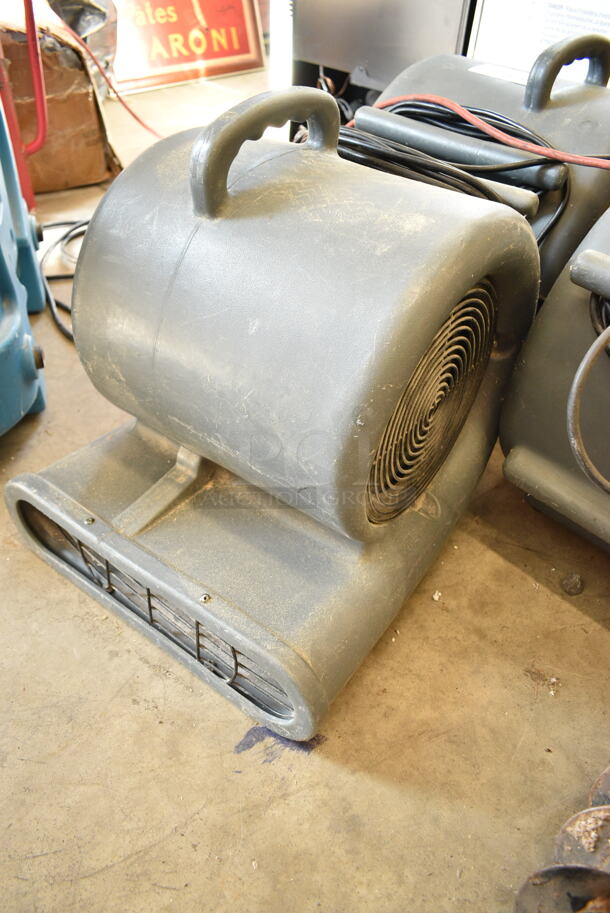 AP110004 Gray Poly Floor Fan. - Image 2 of 6