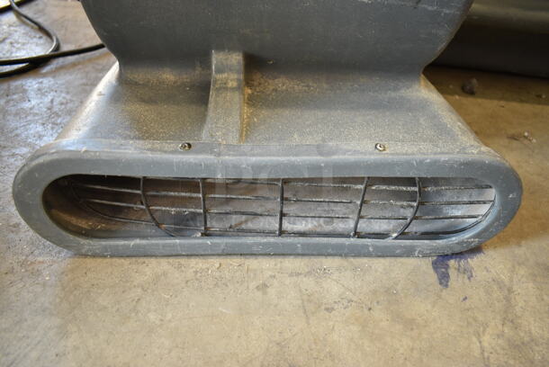 AP110004 Gray Poly Floor Fan. - Image 5 of 6