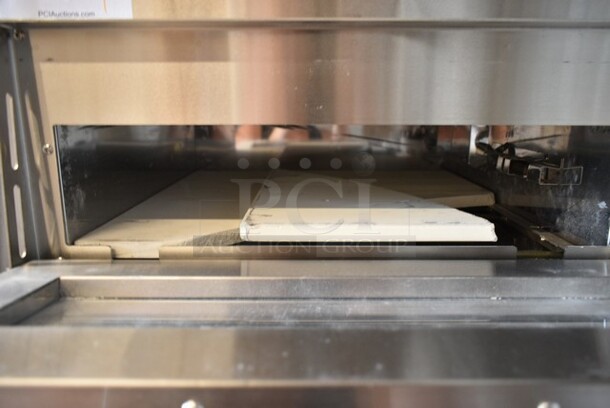 BRAND NEW SCRATCH AND DENT! Avantco 177DPO18S Stainless Steel Commercial Countertop Electric Powered Single Deck Pizza Oven w/ Broken Cooking Stone. 120 Volts, 1 Phase. Tested and Working! - Image 5 of 6