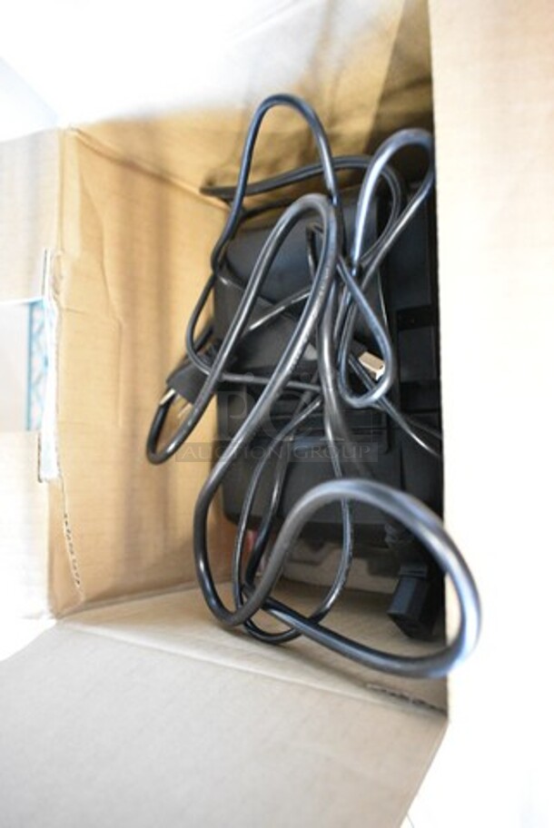 BRAND NEW SCRATCH AND DENT! Star 10539472310 TSP100III Thermal Receipt Printer.  - Image 3 of 4