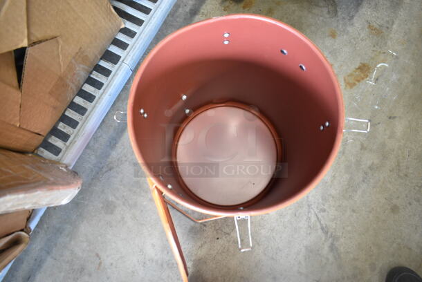 BRAND NEW SCRATCH AND DENT! Fryclone 259FOPN6GL 6.5 Gallon Orange Utility Oil Pail - Image 3 of 5