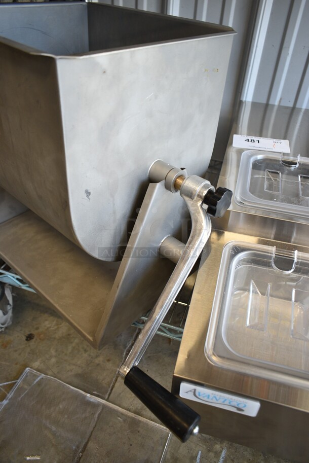BRAND NEW SCRATCH AND DENT! Backyard Pro BSMM-44T Butcher Series 44 lb. / 7 Gallon Manual Tilting Meat Mixer - Image 4 of 6