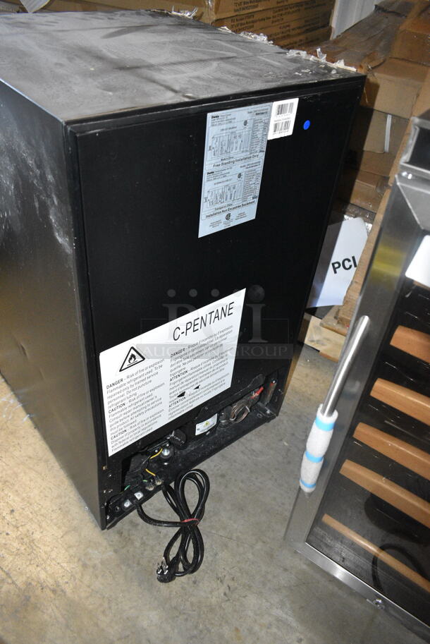 Danby DWC040A3BSSDD 38 Bottle Free-Standing Metal Wine Cooler Merchandiser. 115 Volts, 1 Phase. Tested and Working! - Image 6 of 7