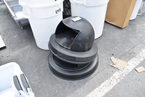 2 BRAND NEW SCRATCH AND DENT! Black Poly Trash Can Lid. 2 Times Your Bid!