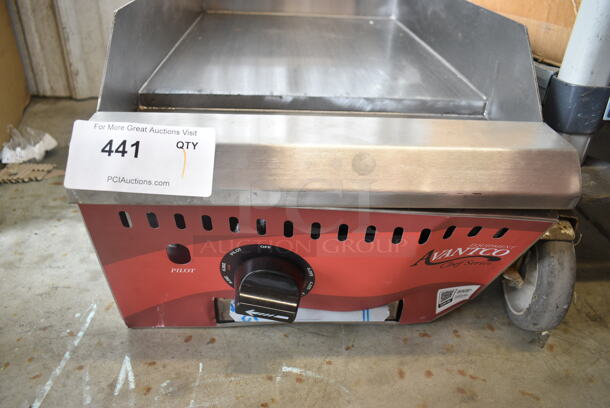 BRAND NEW SCRATCH AND DENT! Avantco 177CAG15TG Chef Series CAG-15-TG 15" Countertop Natural Gas Griddle with Thermostatic Controls. See Pictures for Dents. 35,000 BTU - Image 5 of 7