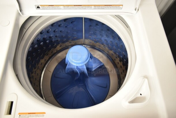 BRAND NEW SCRATCH AND DENT! General Electric GE VTW565ASVOWB Metal Commercial Top Load Washer.  - Image 6 of 10