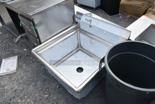 BRAND NEW SCRATCH AND DENT! Steelton 522CS12424 29 1/2" 18-Gauge Stainless Steel One Compartment Commercial Sink without Drainboard - 24" x 24" x 12" Bowl. No Legs.  - Image 4 of 4