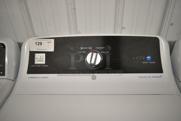 BRAND NEW SCRATCH AND DENT! General Electric GE VTD52GASROWB 7.4 cu. ft. Front Load Gas-Powered Commercial Dryer - Free Use / App Payment.  - Image 3 of 7