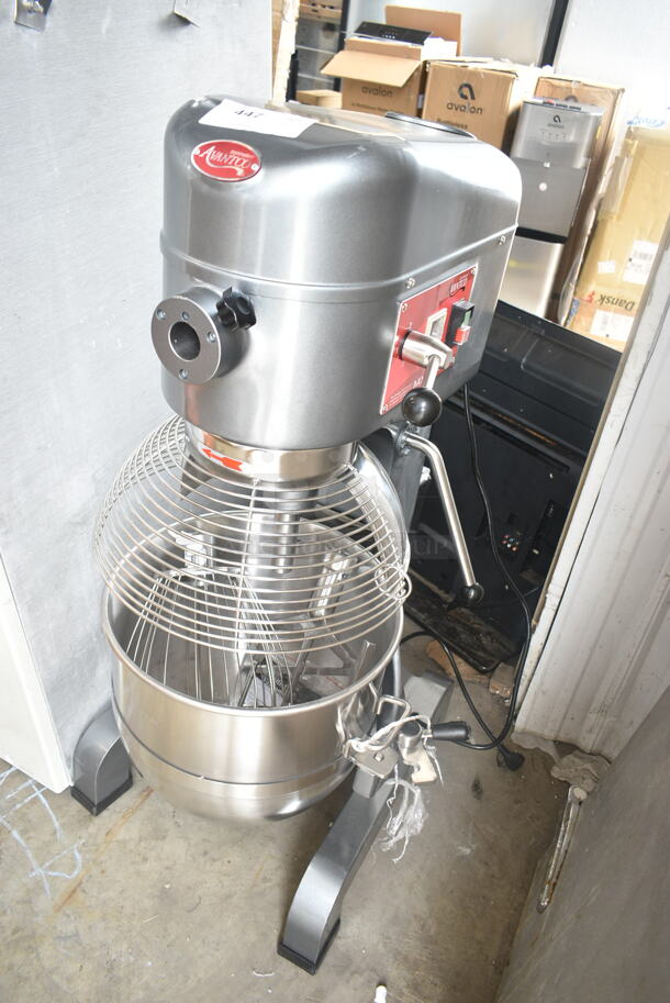 BRAND NEW SCRATCH AND DENT! Avantco 177MX40H Metal Commercial Floor Style 40 Qt. Planetary Floor Mixer w/ Stainless Steel Mixing Bowl, Bowl Guard, Paddle and Whisk Attachments. 240 Volts, 1 Phase. - Image 3 of 10