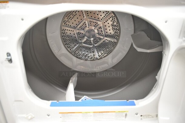 BRAND NEW SCRATCH AND DENT! General Electric GE VTD56EASVOWB 7.4 cu. ft. Front Load Electric Commercial Dryer - Free Use / App Payment / Coin Compatible. 120/208-240 Volts, 1 Phase.  - Image 4 of 7