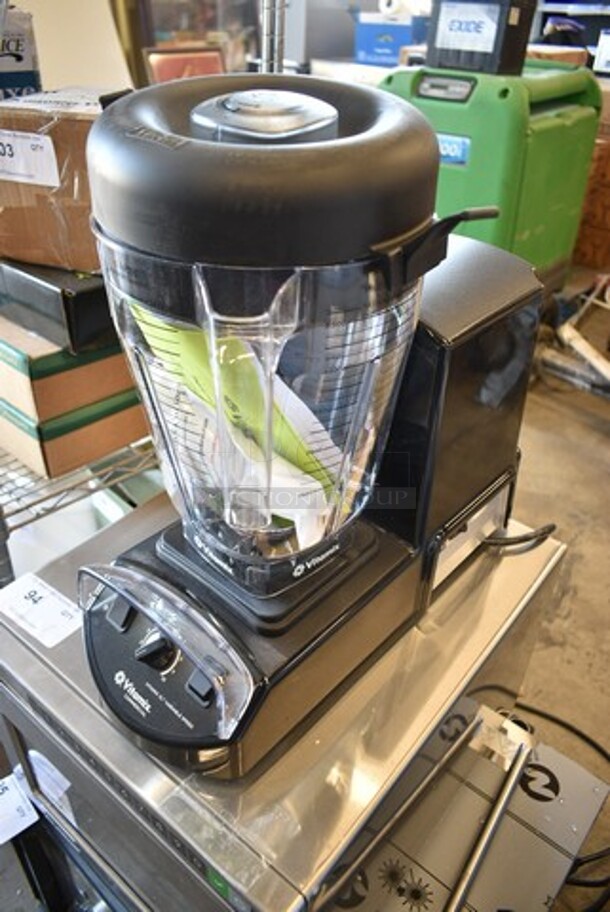 BRAND NEW SCRATCH AND DENT! 2024 Vita-Mix VM0141A Metal Commercial Countertop Blender w/ Pitcher. 120 Volts, 1 Phase. Tested and Working! - Image 3 of 9