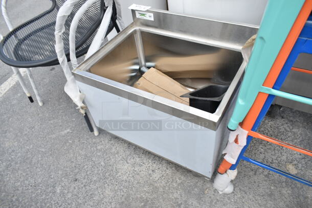BRAND NEW SCRATCH AND DENT! Regency 600IB1824 18" x 24" Underbar Ice Bin - 77 lb. - Image 4 of 4