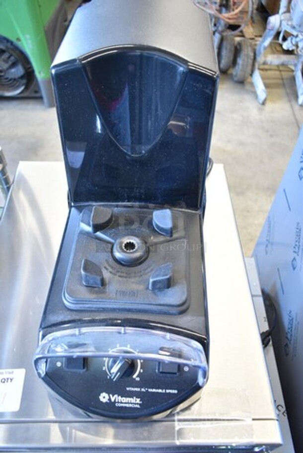 BRAND NEW SCRATCH AND DENT! 2024 Vita-Mix VM0141A Metal Commercial Countertop Blender w/ Pitcher. 120 Volts, 1 Phase. Tested and Working! - Image 8 of 9