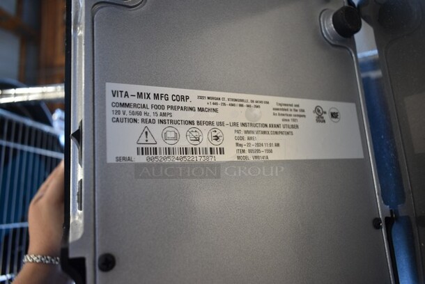 BRAND NEW SCRATCH AND DENT! 2024 Vita-Mix VM0141A Metal Commercial Countertop Blender w/ Pitcher. 120 Volts, 1 Phase. Tested and Working! - Image 9 of 9