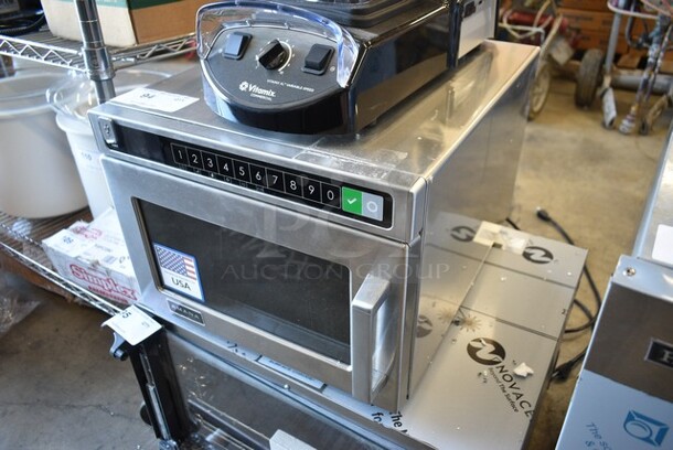BRAND NEW SCRATCH AND DENT! 2024 Amana HDC212 Heavy-Duty Stainless Steel Commercial Microwave. 208/240 Volts, 1 Phase.  - Image 3 of 5