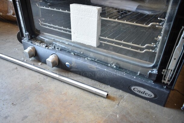 BRAND NEW SCRATCH AND DENT! 2024 Cadco XAF013-US Lisa Stainless Steel Commercial Countertop Electric Powered Convection Oven w/ View Through Door and Metal Oven Rack. See Pictures for Broken Glass on Door. 120 Volts, 1 Phase. Tested and Working! - Image 3 of 6