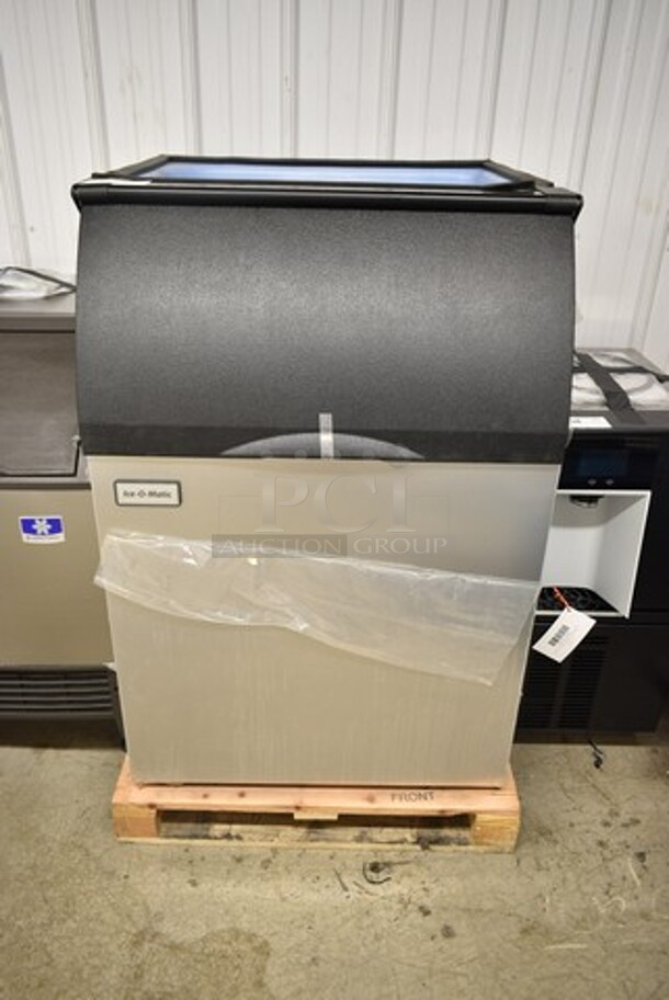 BRAND NEW SCRATCH AND DENT! 2022 Ice-O-Matic B55PSC Metal Commercial Ice Storage Bin - 510 lb. - Image 2 of 8