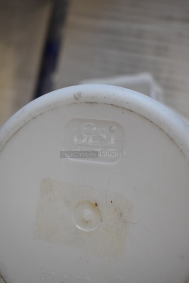 ALL ONE MONEY! Lot of 10 White Poly 2 Quart Bins, 2 White Poly 1 Quart Bins and Box of 130IC8PCLW 1M Ice Bags.  - Image 6 of 6