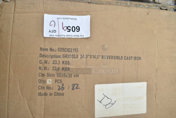 BRAND NEW SCRATCH AND DENT! 825CIG2113 Valor 21 1/2" x 13 1/2" Pre-Seasoned Reversible Cast Iron Griddle and Grill Pan with Handles.  - Image 2 of 4