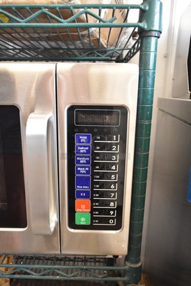 BRAND NEW SCRATCH AND DENT! Waring WMO120 Stainless Steel Commercial Microwave with Push Button Controls. 208/240 Volts, 1 Phase. - Image 4 of 7