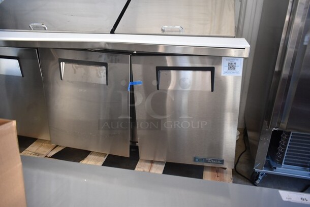 BRAND NEW SCRATCH AND DENT! 2024 True TSSU-72-30M-B-ST-HC Stainless Steel Commercial Sandwich Salad Prep Table Bain Marie Mega Top on Commercial Casters. 115 Volts, 1 Phase. Tested and Working! - Image 3 of 10