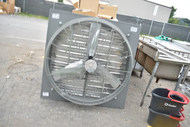 BRAND NEW SCRATCH AND DENT! Canarm SD48-H1D 48" 1-Speed Standard Wall Exhaust Fan SD48-H1D. 17200 CFM, 850 RPM, 230 Volts, 1 Phase - Image 2 of 4